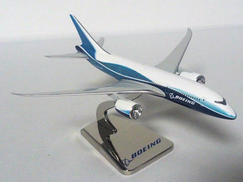 ボーイング7E7 1:400スケール ボーイング7E7(787) 1/200 模型 飛行機