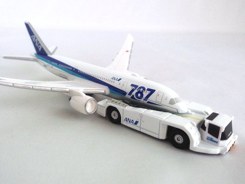 TOMICA AIRPLANES
